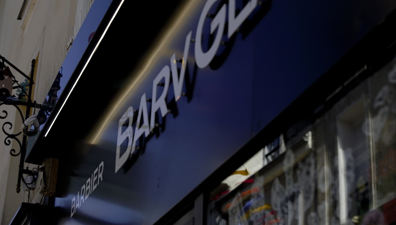 Barv Glas