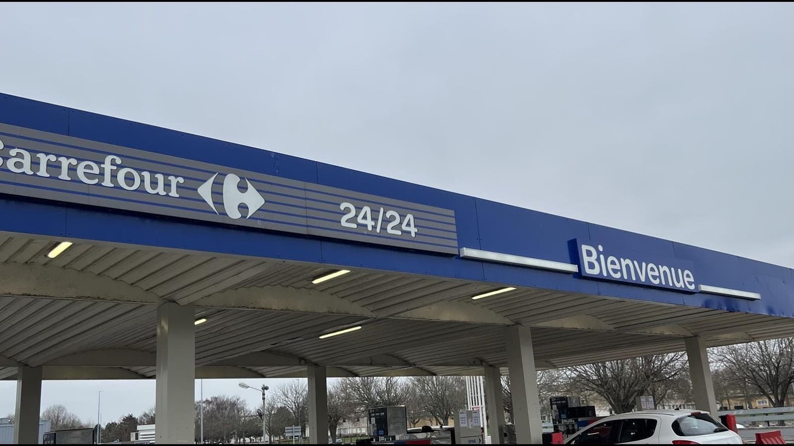 Station Service Carrefour - Champs Sur Marne