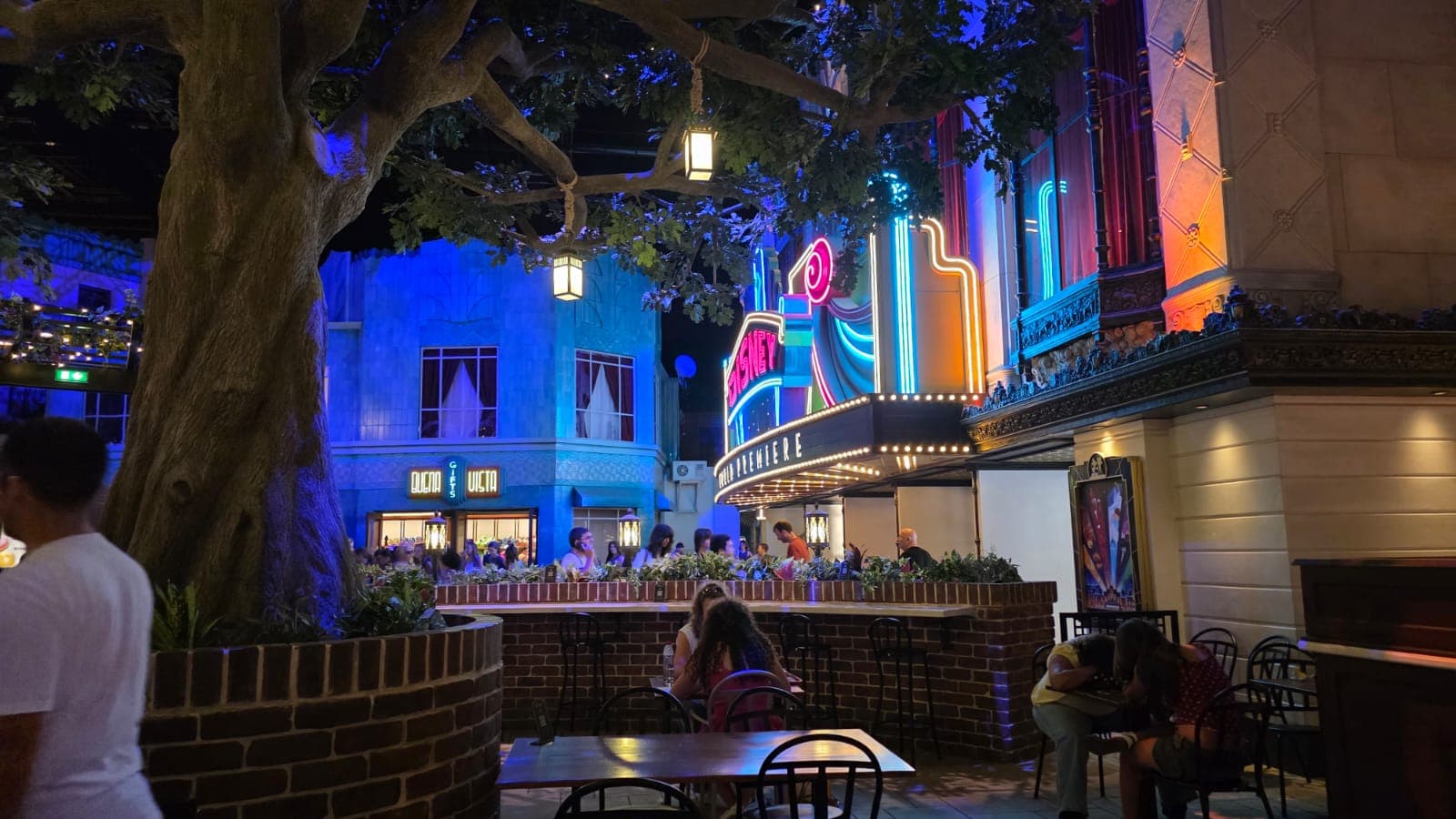 The Hollywood Gardens Restaurant